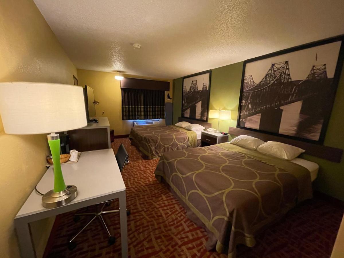 Super 8 by Wyndham Van Buren/Ft. Smith Area Exterior foto