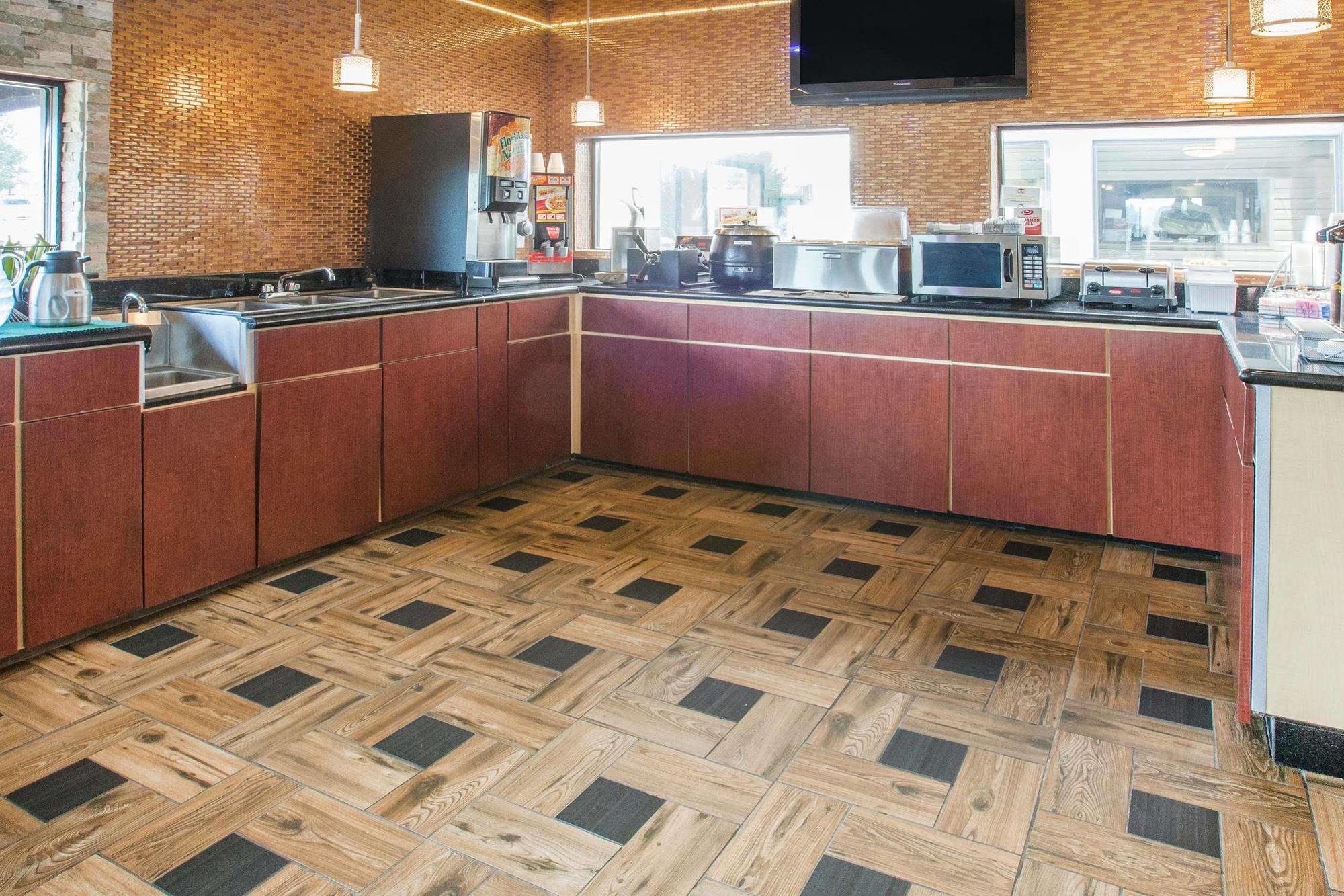Super 8 by Wyndham Van Buren/Ft. Smith Area Exterior foto